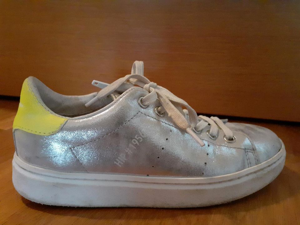 Hip Sneaker Silber Gr. 32 in Pförring