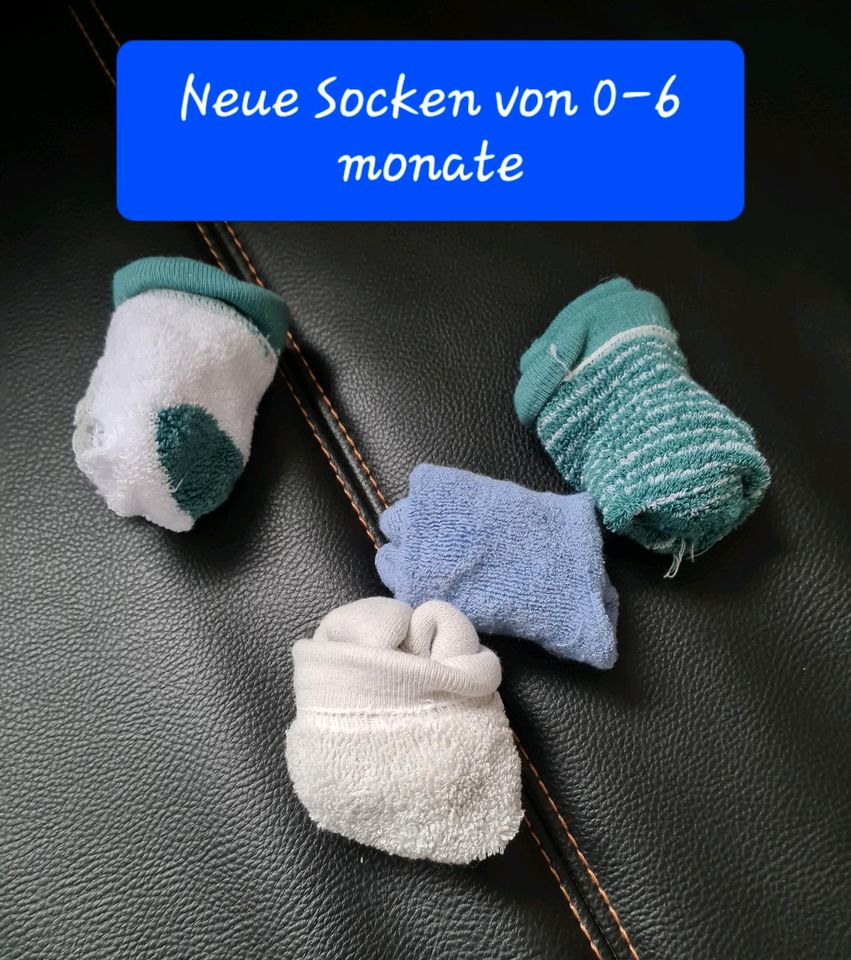Baby Bekleidungspaket 50/56 Wagenanzug, Body Latzhose Strampler in Medlingen
