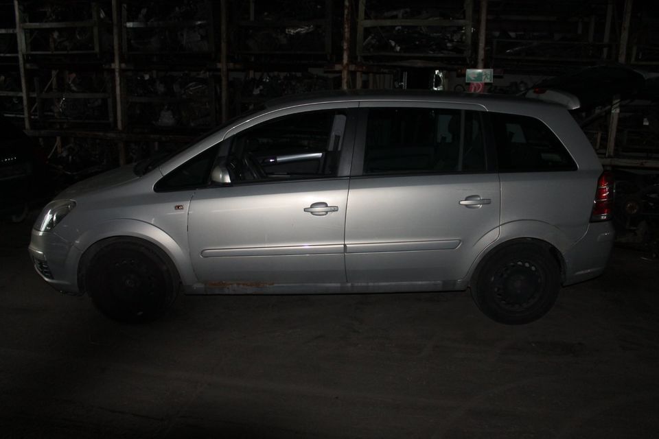 Schlachtfest Opel Zafira 04 / Z16XE1 / Pannacotta M2 in Dietenheim