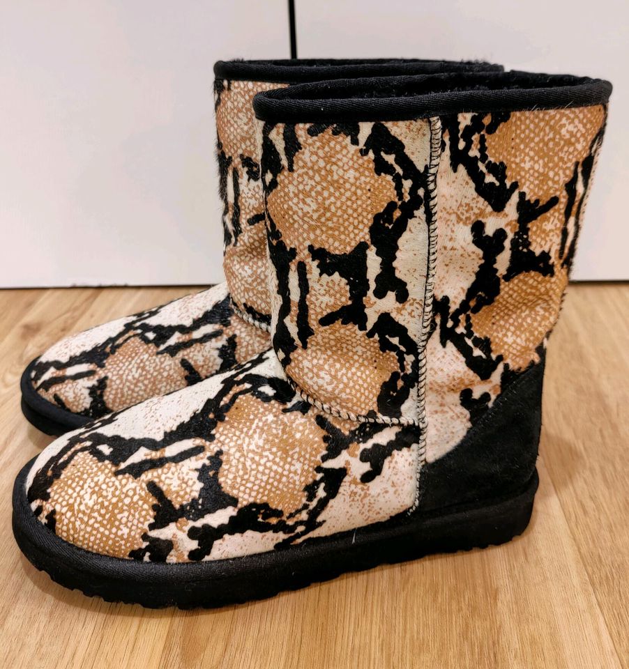 UGG 41 Lammfell NEU in Berlin