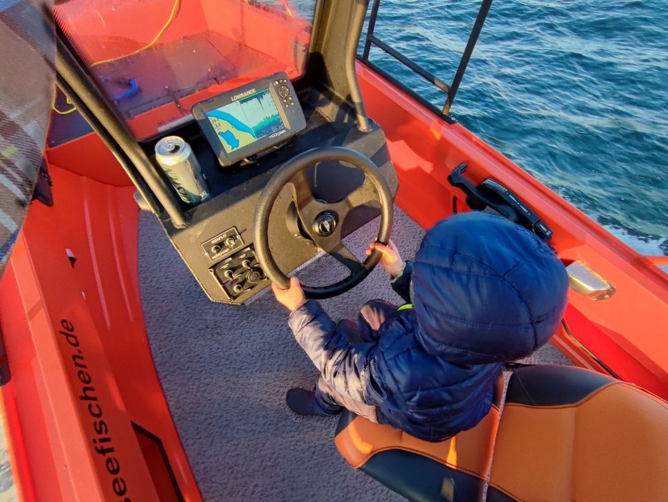 Zackenbarsch 15PS Führerscheinfrei Mietboot 8 Stunden Angelboot in Lütjenburg