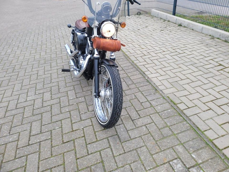 Harley-Davidson XL 1200 V SPORTSTER 72 SEVENTY TWO + HELM in Bawinkel