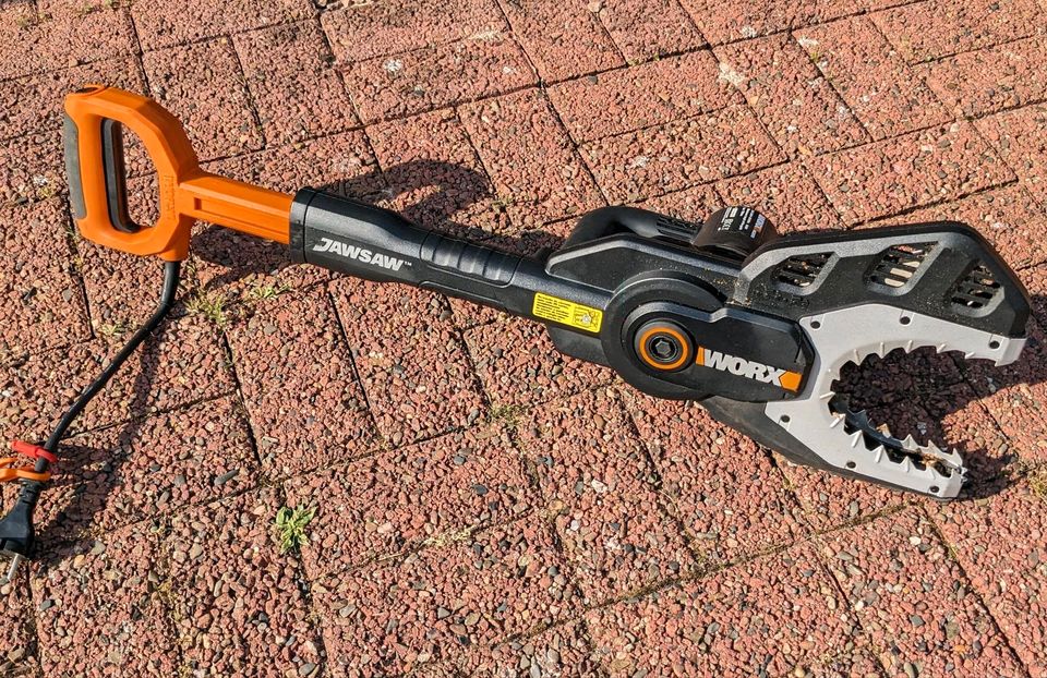 Elektrische Kettensäge, WORX WG307E/308E Schwertlänge 15 cm in Wahrenholz