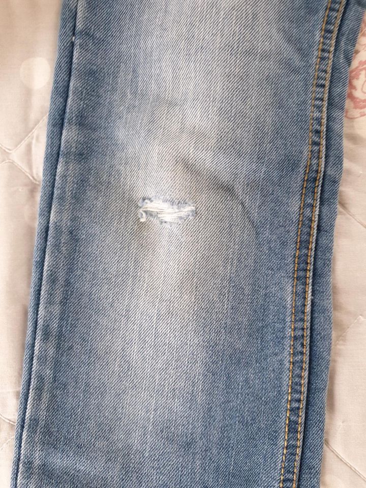 Jeans Gr.140 in Warburg