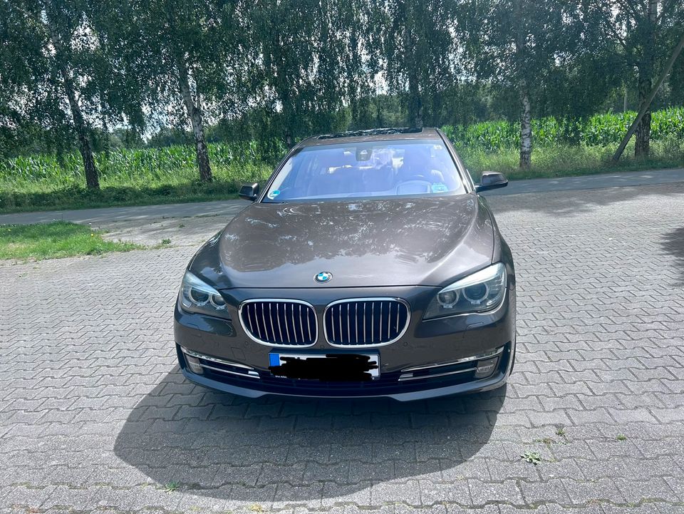 BMW 740d Xdrive 2013 soft Close in Haren (Ems)