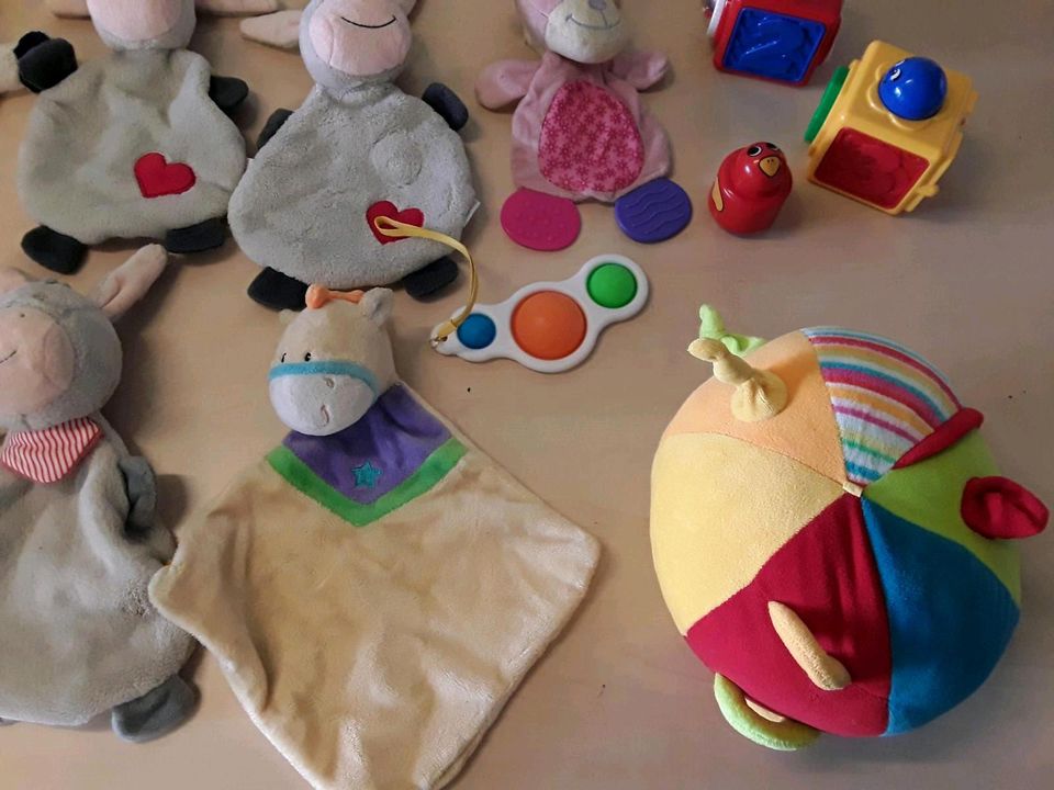 Baby Spielzeug Beisring Rassel, alles je 0,50 Euro in Chemnitz