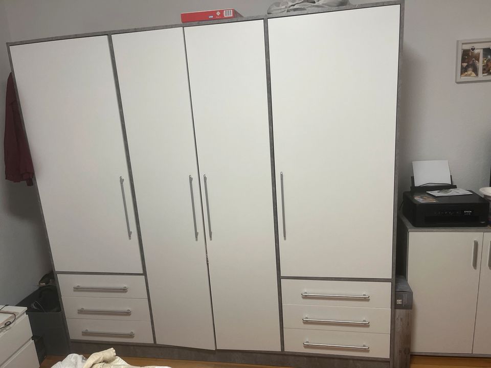 Schrank schlaff Zimmer in Kornwestheim