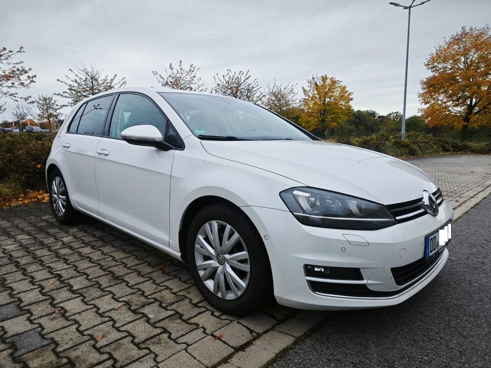 VW Golf 7 1.4 TSI Highline BMT S.Heft, Dynaudio, Bi-Xenon, AHK,.. in Dresden