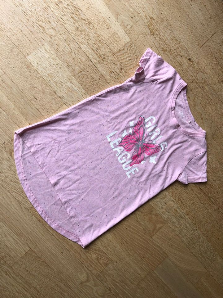 TOP T-Shirt "Girls League", Schmetterling, rosa, Gr. 134/140 in Markt Schwaben