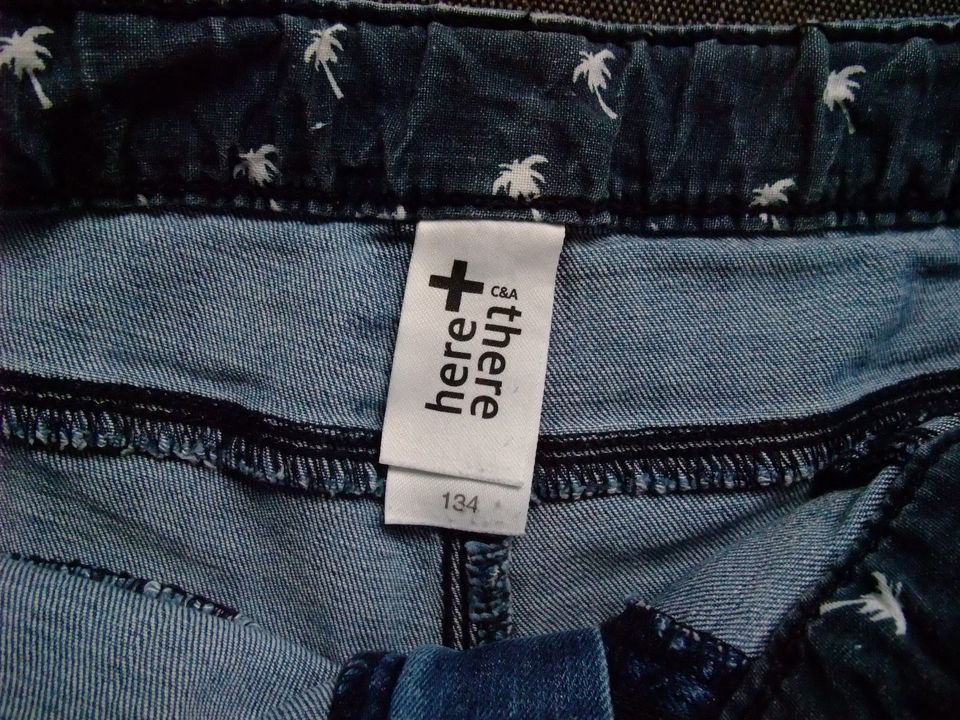 Sommer Mädchen Jeans Stretch Shorts, C&A, Gr. 134, blau in Michelstadt