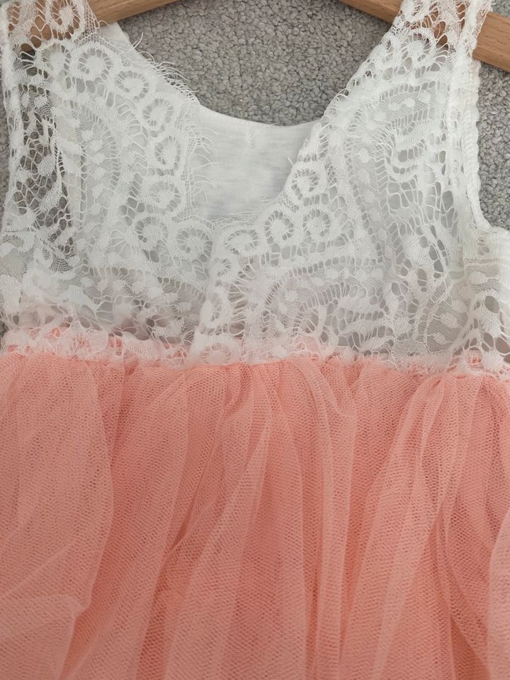 Baby Mädchen Kleid 92-104 in Weißensee