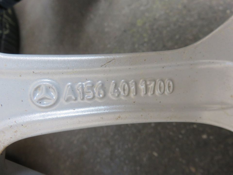 Mercedes GLA X156 Alufelgen Conti Winterreifen 215 60 R17 96H 7mm in Maisach