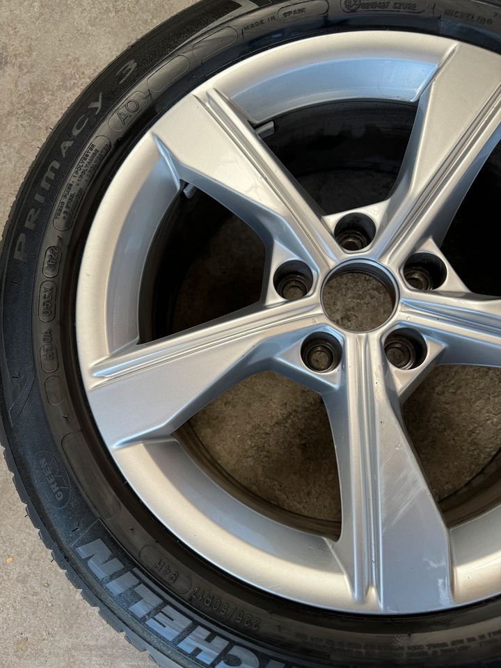 Audi A4 17 Zoll Felge Michelin Reifen 1 Stück in Bad Vilbel