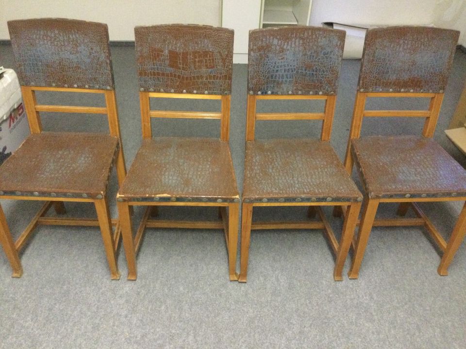Antike Stühle in Augsburg