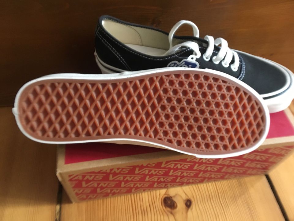 Vans Authentic 44 DX Schwarz NEU gr 40,5 in Berlin