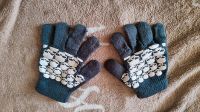 Kinder Handschuhe grau/weiß Totenkopf OneSize Strickhandschuh Brandenburg - Schwedt (Oder) Vorschau