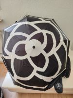 Chanel, Regenschirm – Kamelie mit Handtaschenetui Hessen - Wächtersbach Vorschau