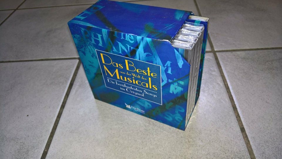 Musicals, CD-Box mit kleinem Buch, 4 Stück OVP in Geschendorf