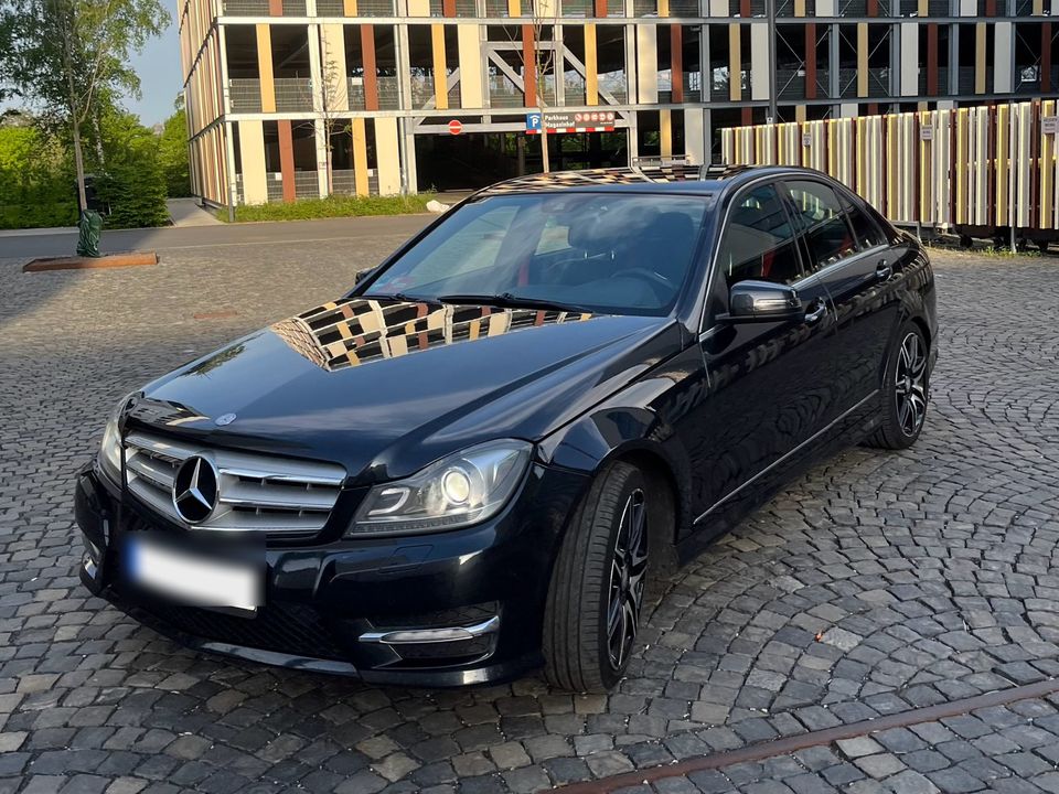 Mercedes-Benz C 220 CDI AMG Line Plus/Kamera/Alcantara/HarmanKard in Kassel