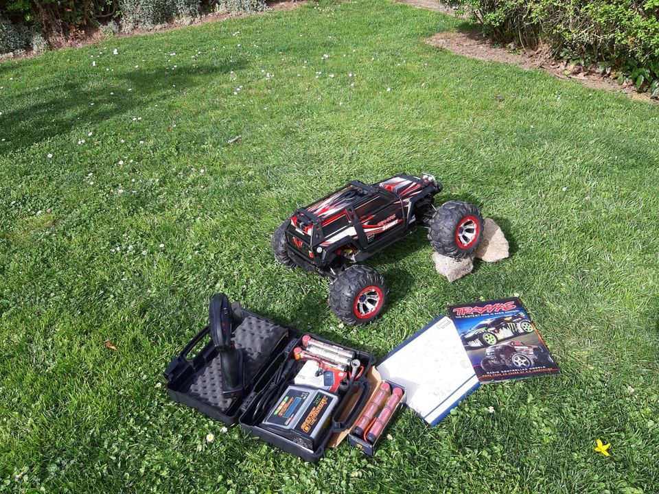 Crawler Traxxas Summit 1/10 mit Zubehör und Extras in Erfurt