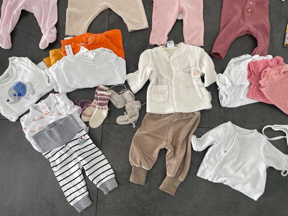 Marken-Babykleidung Größe 50/56, Steiff, Zara…Einzelabgabe in Neusäß