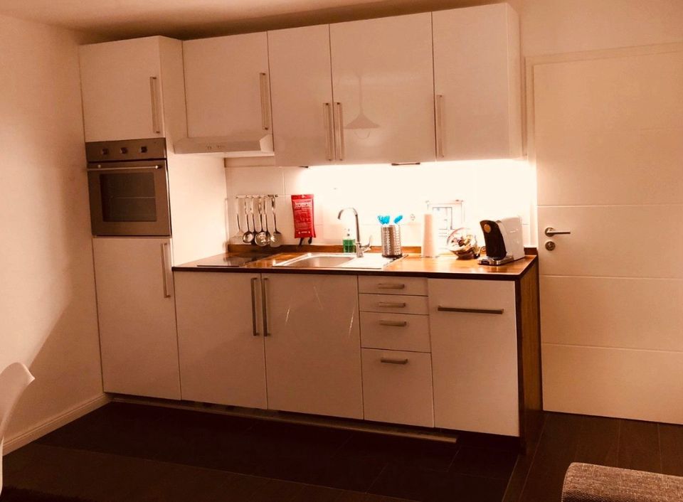 Voll möblierte elegante 2 Zimmer Wohnung in Düsseldorf