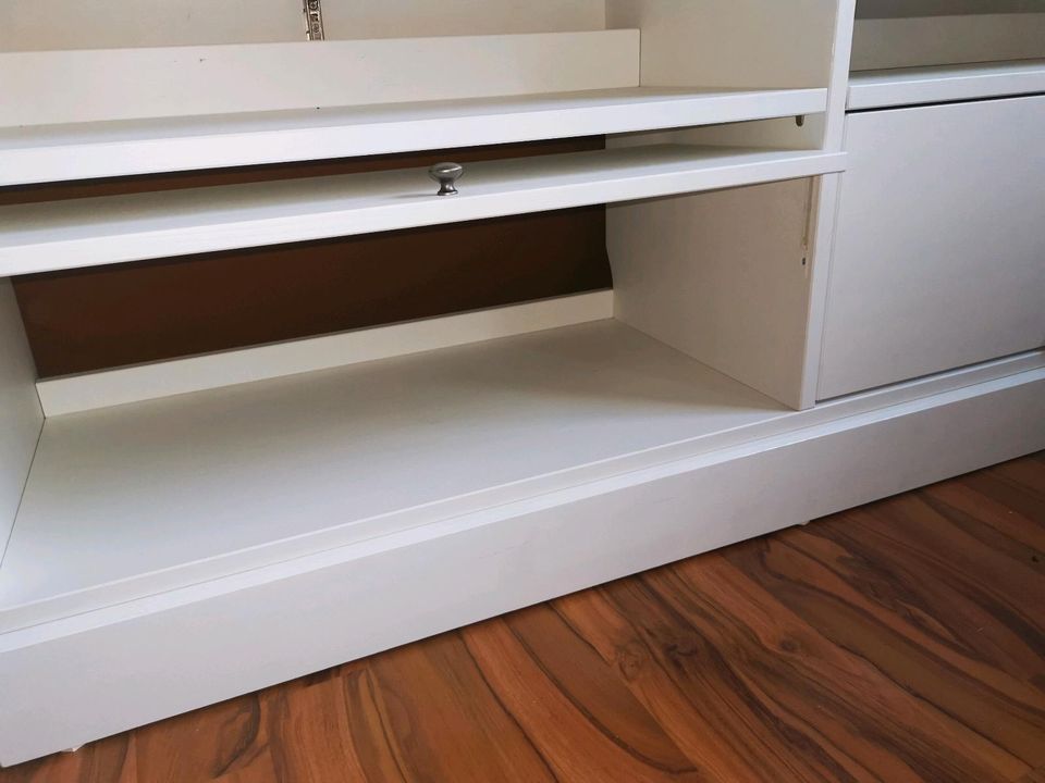 TV Fernseher Schrank Lowboard Ikea in Zwickau