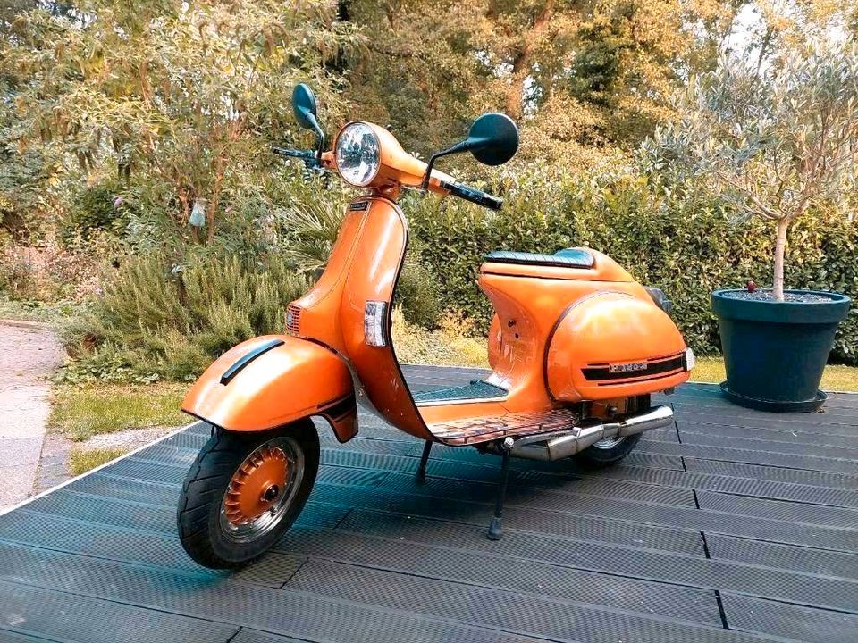 Vespa P 125 X in Essen