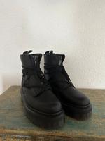 Nagel neue Dr. Martens Mitte - Wedding Vorschau