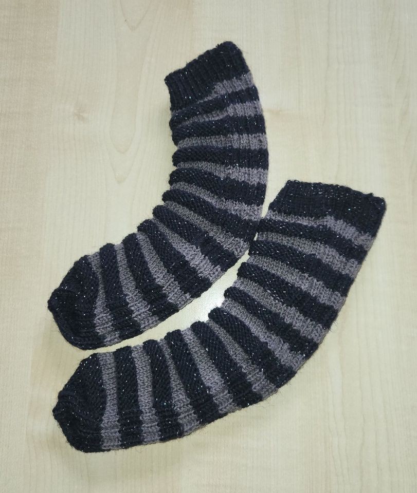 Tolle Kinder Bananensocken, Gr. 34/35, unisex, Handarbeit, NEU!!! in Gehren