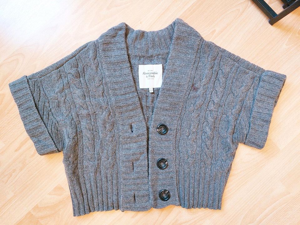 Abercrombie Fitch Pullover Cardigan in Frankfurt am Main