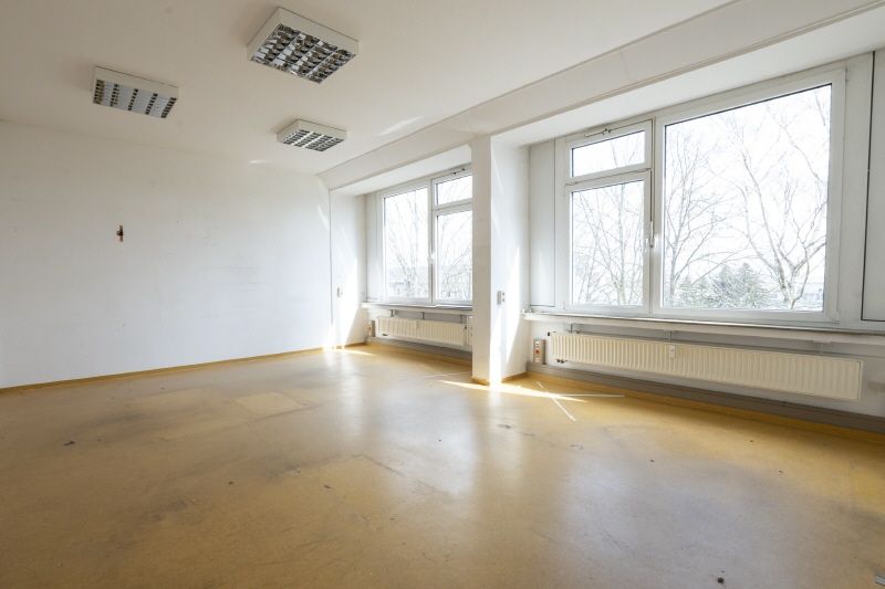 Eine Etage voller Büro- und Geschäftsräume mit verkehrsgünstiger Lage!!! in Chemnitz
