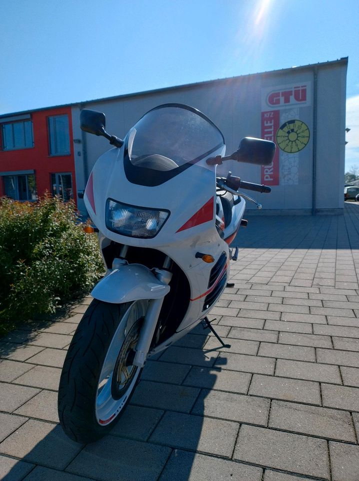 Suzuki RF 600, GSX ,Oldtimer, Motorrad , Sporttourer, Tüv neu in Kirchberg an der Jagst