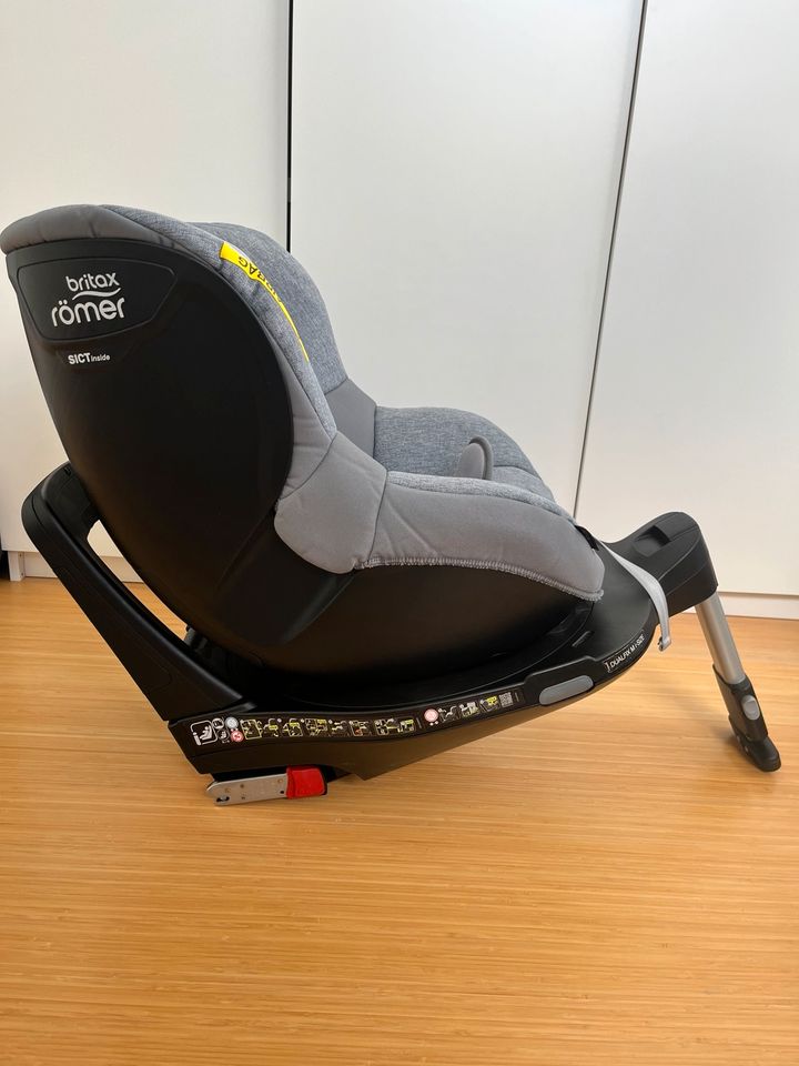 Britax Römer Dualfix M I-size Kindersitz in Schwabmünchen