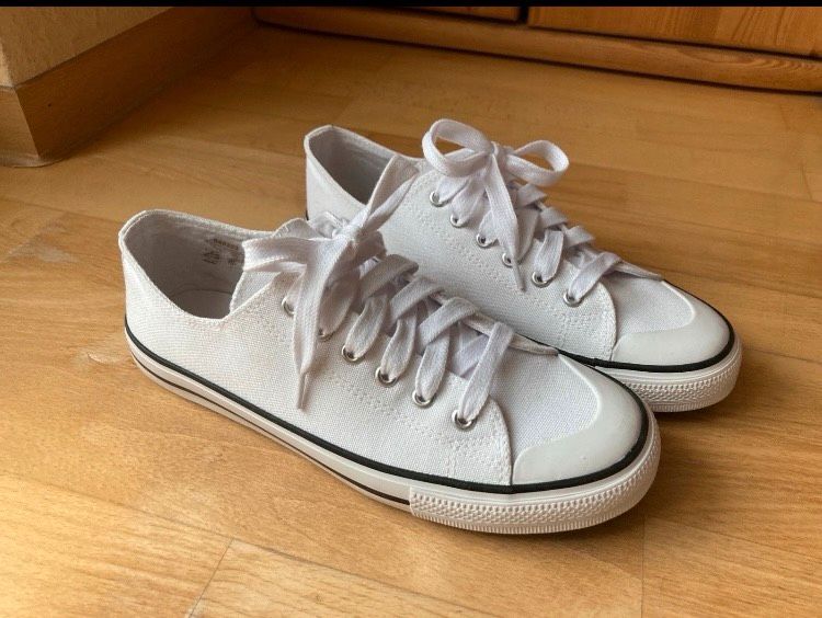 Süße Sneakers, weiß, Gr. 39, wie NEU! in Leutenbach