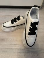 Sneaker, weiß, Gr. 42, neu Nordrhein-Westfalen - Würselen Vorschau