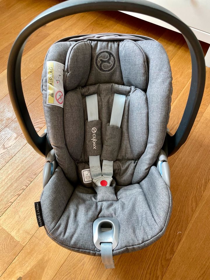 Cybex Platinum Babyschale / Cloud Z / i-Size Plus / Grau in Geretsried