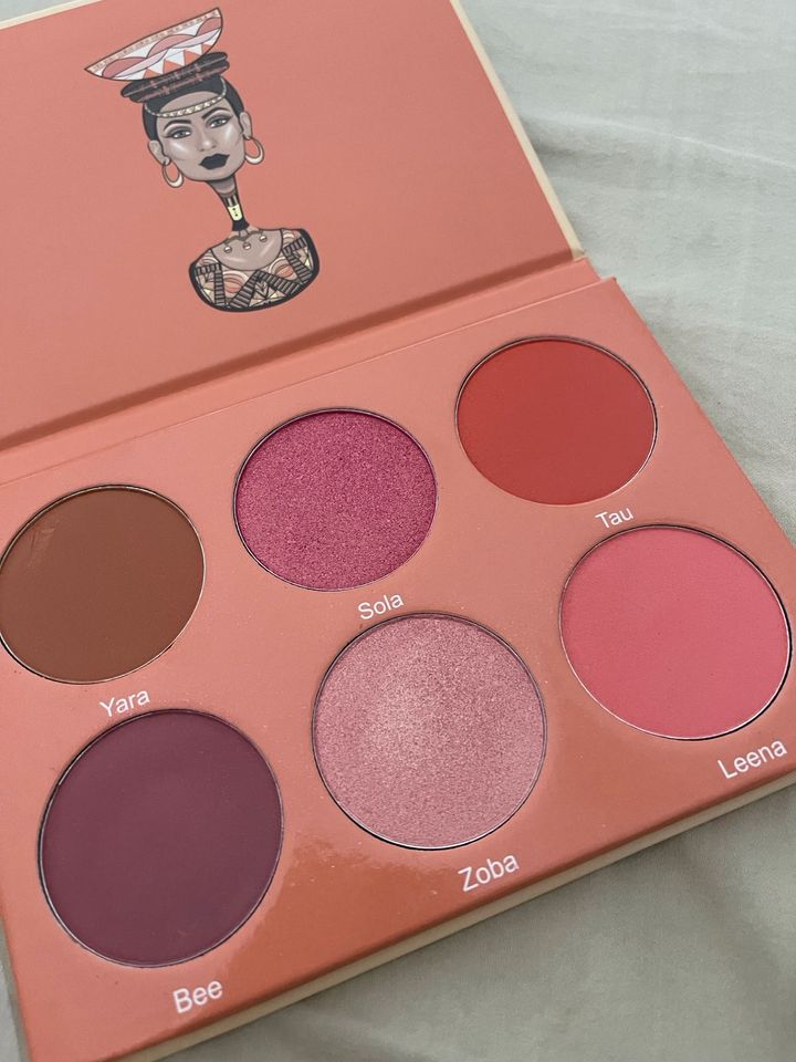 The  Saharan Blush  VOL.II Palette in Düsseldorf