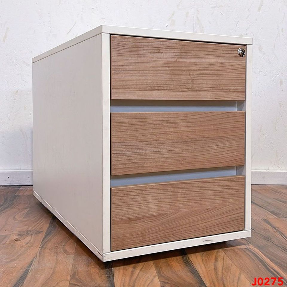 Büromöbel Set: ASSMANN Schreibtisch Highboard Schrank 80 cm weiß in Berlin