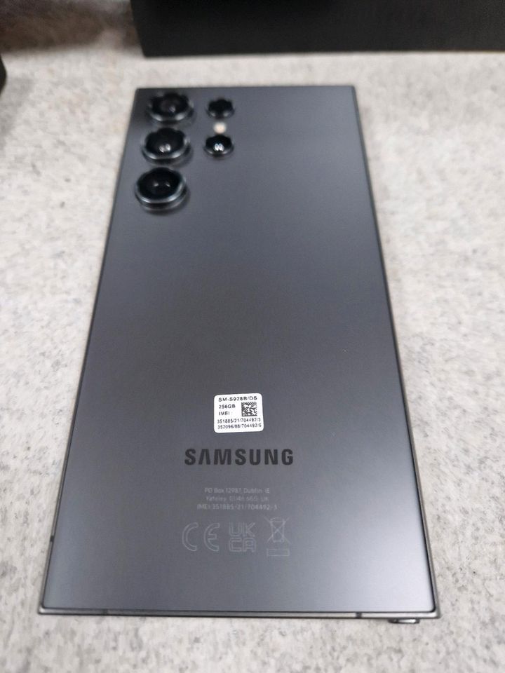 Samsung s24 ultra 256 gb titanium Black in Duisburg