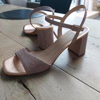 Unisa Sandalen , Rosegold Niedersachsen - Westoverledingen Vorschau
