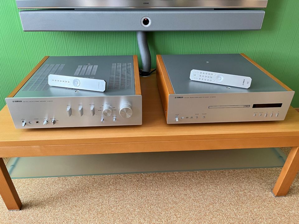 Yamaha Stereo-Verstärker A-S2000 und SACD-Spieler CD-S2000 in Niddatal