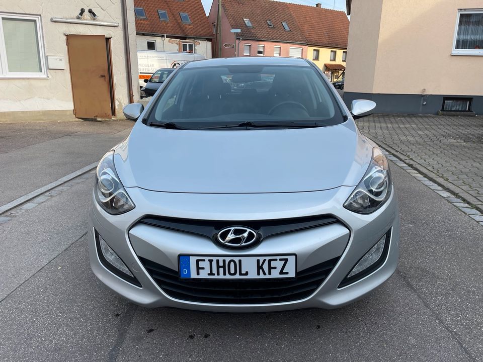 Hyundai i30 1,4 Diesel Klima Einparkhilfe in Burgau