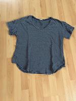 T-Shirt blau weiß gestreift Esprit Größe M Hessen - Buseck Vorschau