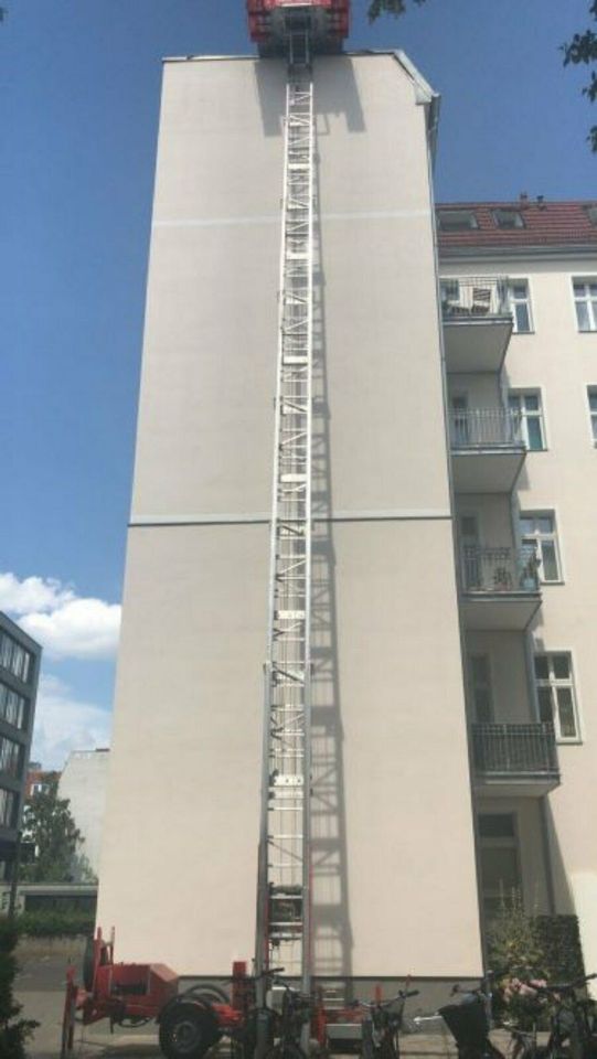 Schrägaufzug/Möbellift ohne Bediener [Tagespauschale] in Berlin