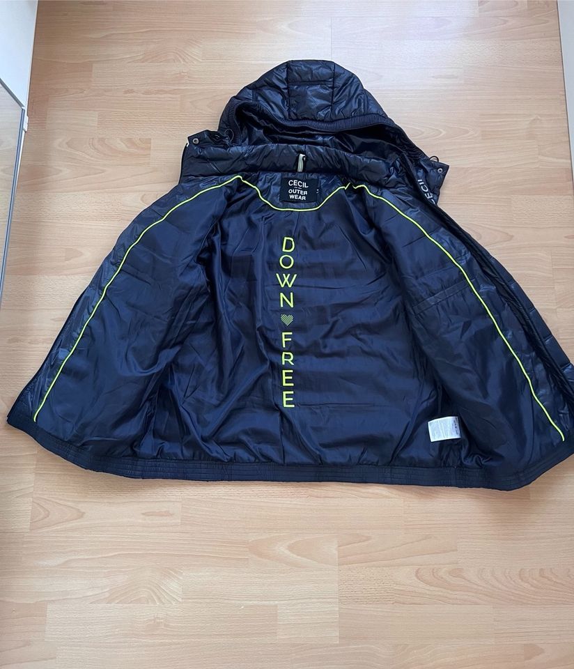 Cecil Winterjacke Größe XL in Fellbach