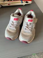 Nike Turnschuhe EUR 27,5 US 10,5 weiß pink Mädchen Sneaker Brandenburg - Geltow Vorschau