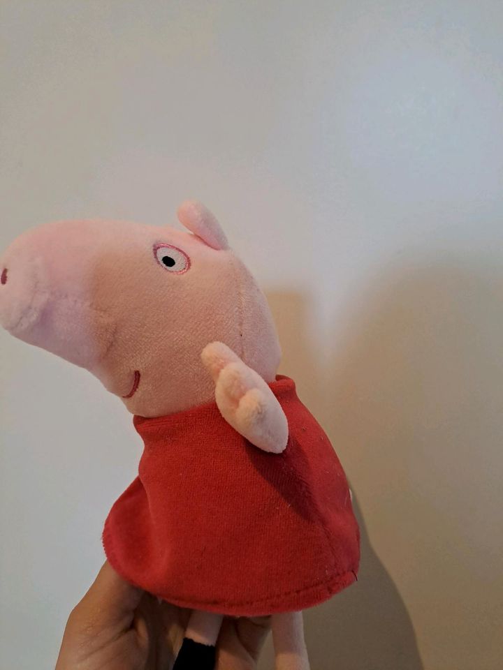 Peppa Pig Kuscheltier 22cm original, neuw. in Stuttgart