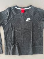 Nike Sweatshirt Pullover grau Größe 128 134 Sport Nordrhein-Westfalen - Herzogenrath Vorschau