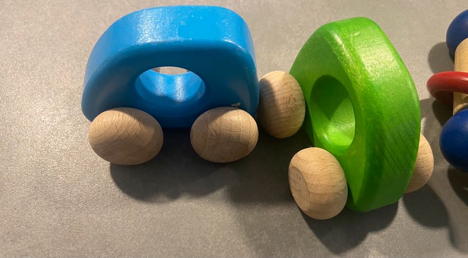 Babyspielzeug aus Holz in Mettmann